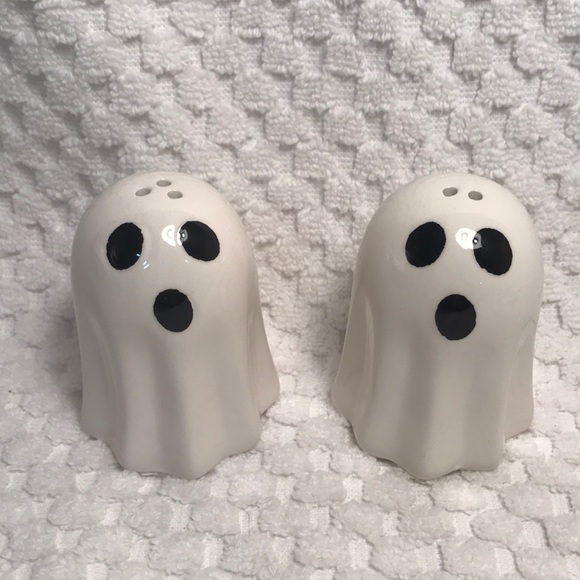 FINAL PRICE DROP Halloween Ghost Salt and Pepper Shakers - Picture 1 of 7